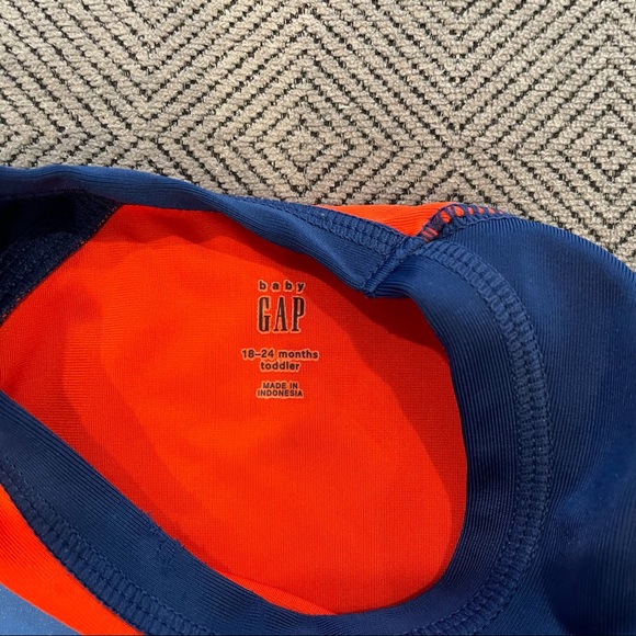 NWOT Gap Swim Shorts & Long Sleeve Rash Guard 18-24M - Picture 6 of 6